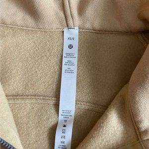 Lululemon Scuba oversized half zip, xs/s, color is pecan, this color is rare